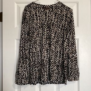 Dana Buchman size M Button Down Blouse